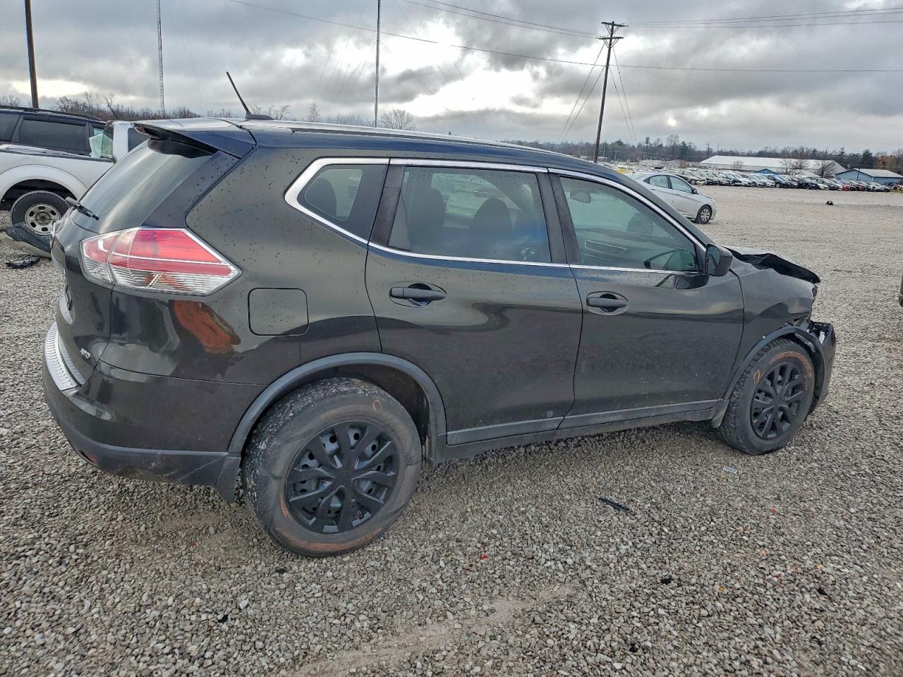 Nissan Rogue S Image 2