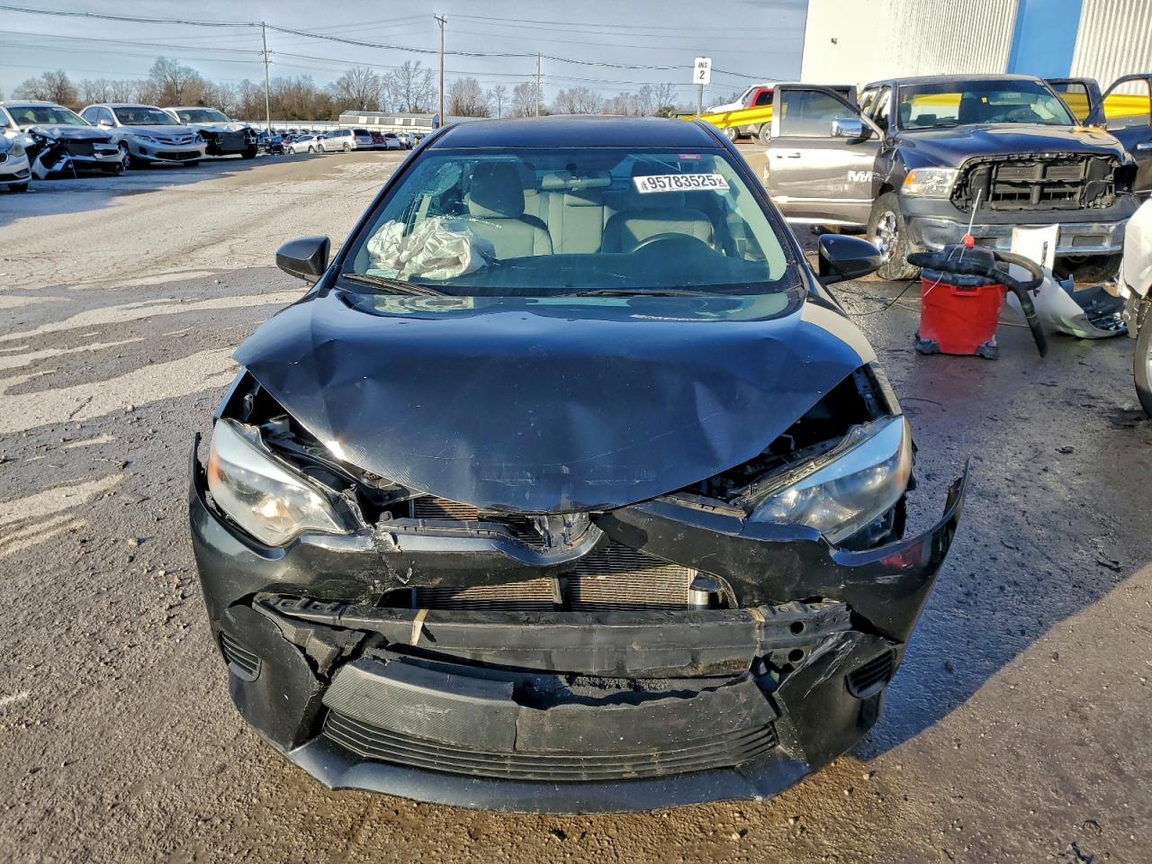 Toyota Corolla L Image 8