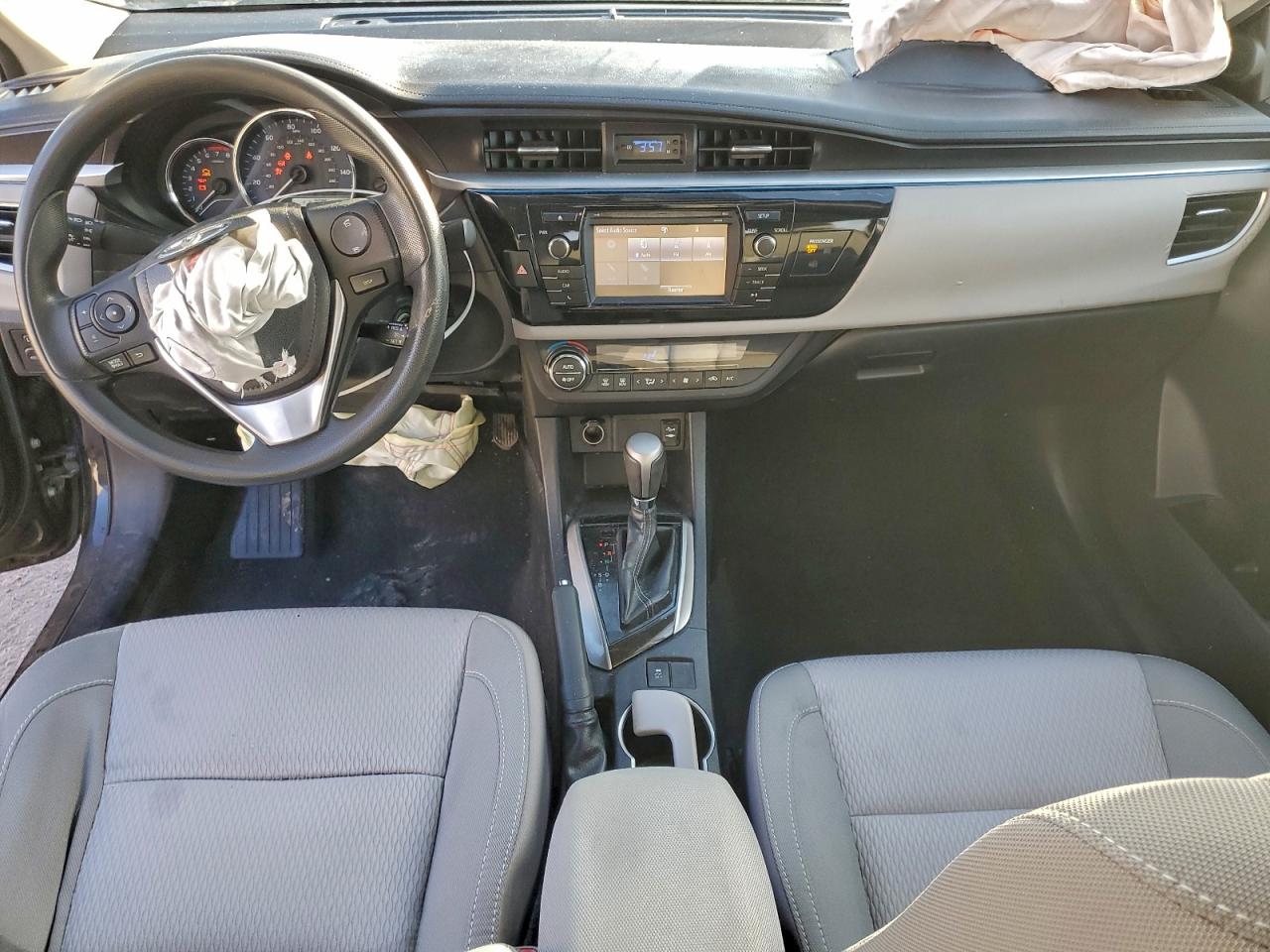 Toyota Corolla L Image 5