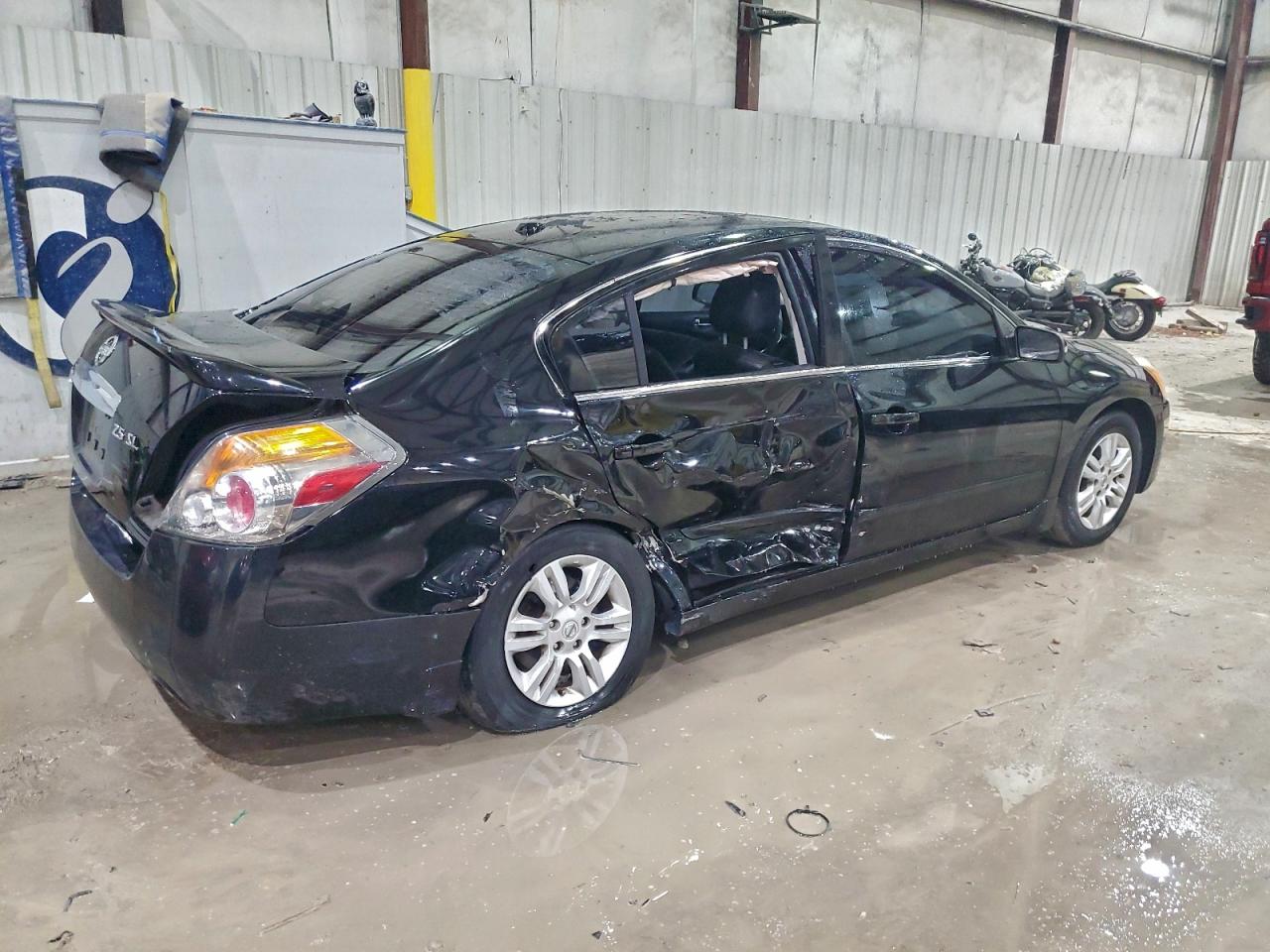 Nissan Altima Base Image 2