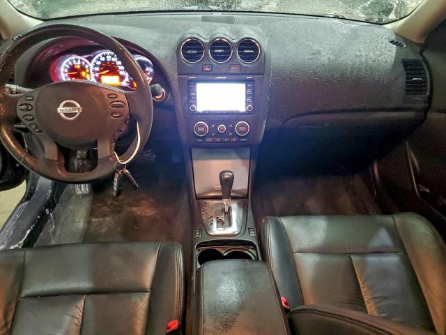 Nissan Altima Base Image 10