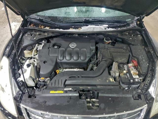 Nissan Altima Base Image 11