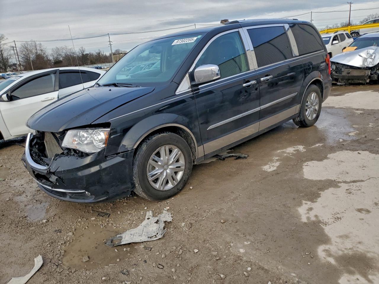 Chrysler Minivan Limited Platinum Image 1