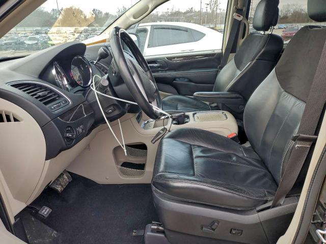 Chrysler Minivan Limited Platinum Image 7