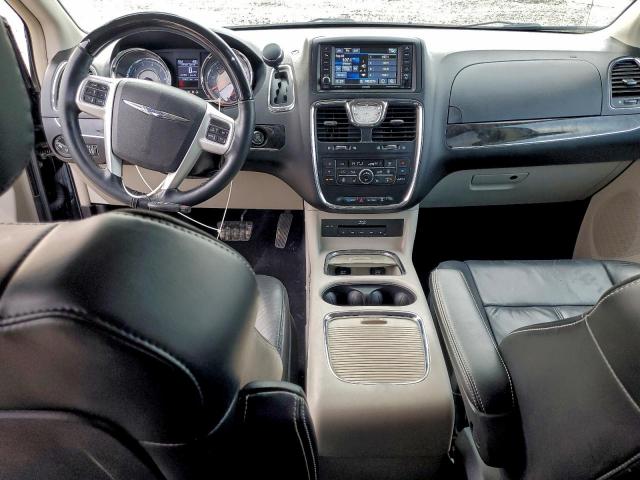 Chrysler Minivan Limited Platinum Image 8