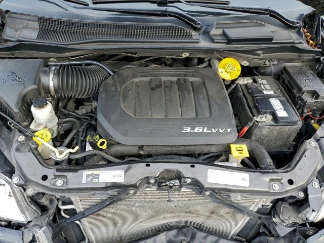 Chrysler Minivan Limited Platinum Image 4