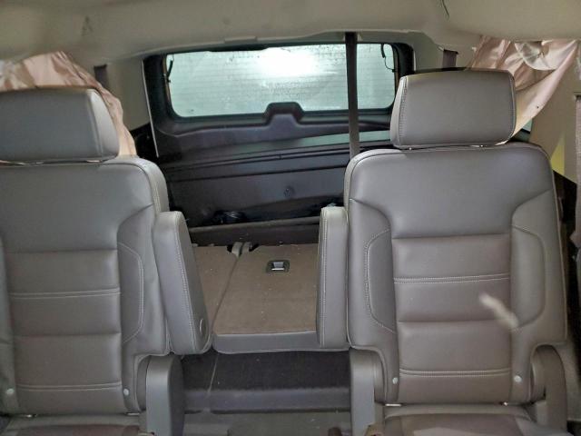 GMC Yukon Denali Image 10