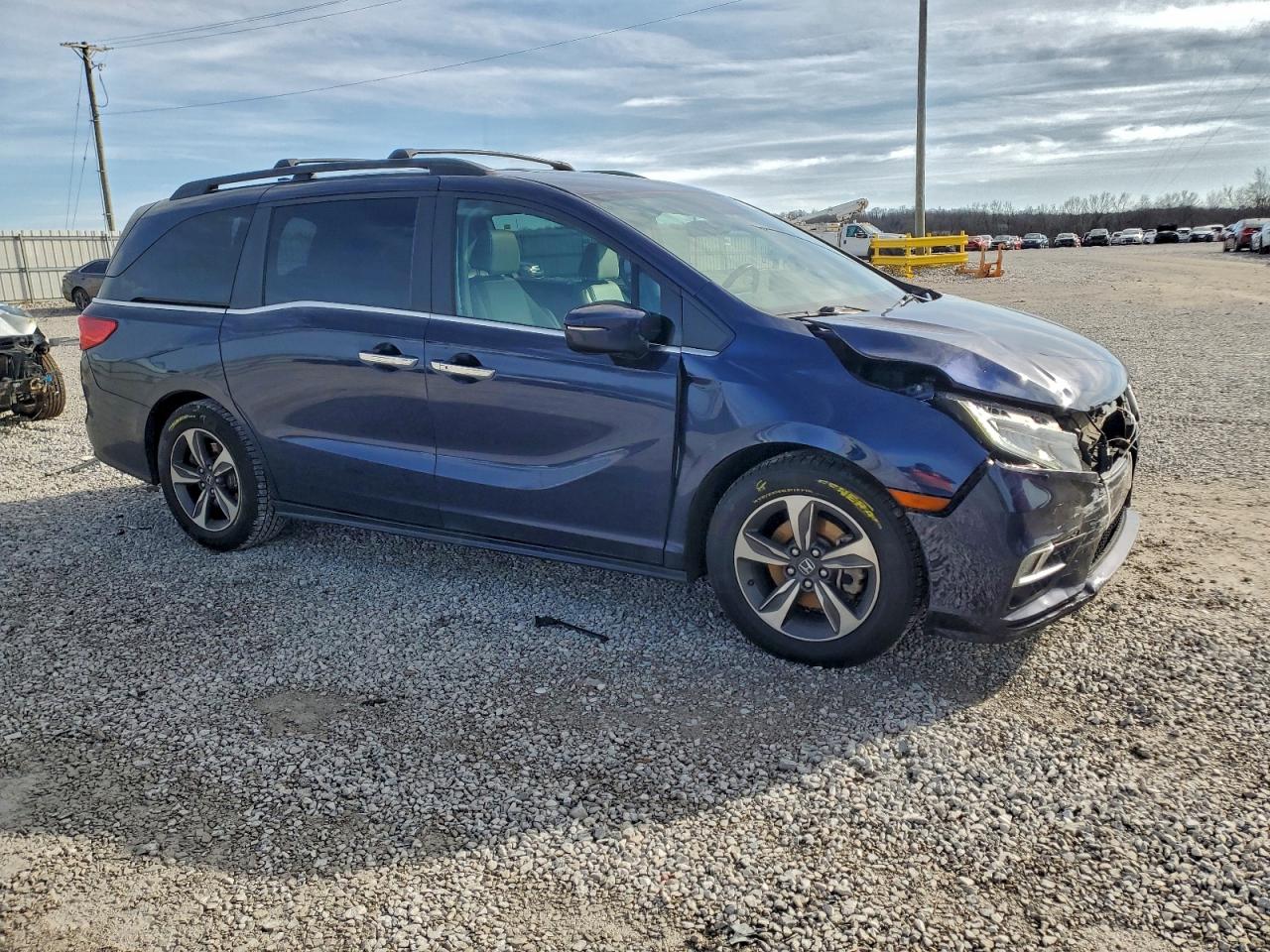 Honda Odyssey Touring Image 2