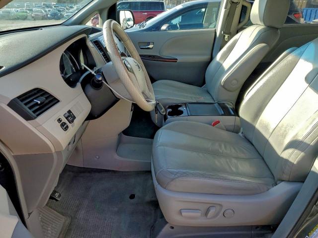 Toyota Sienna Xle Image 13