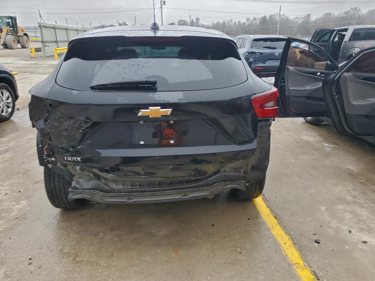 Chevrolet Trax Ls Image 3