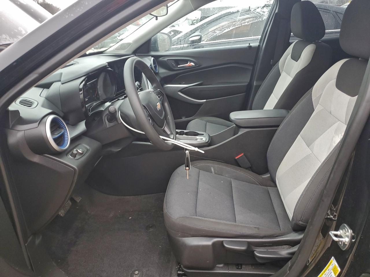 Chevrolet Trax Ls Image 6