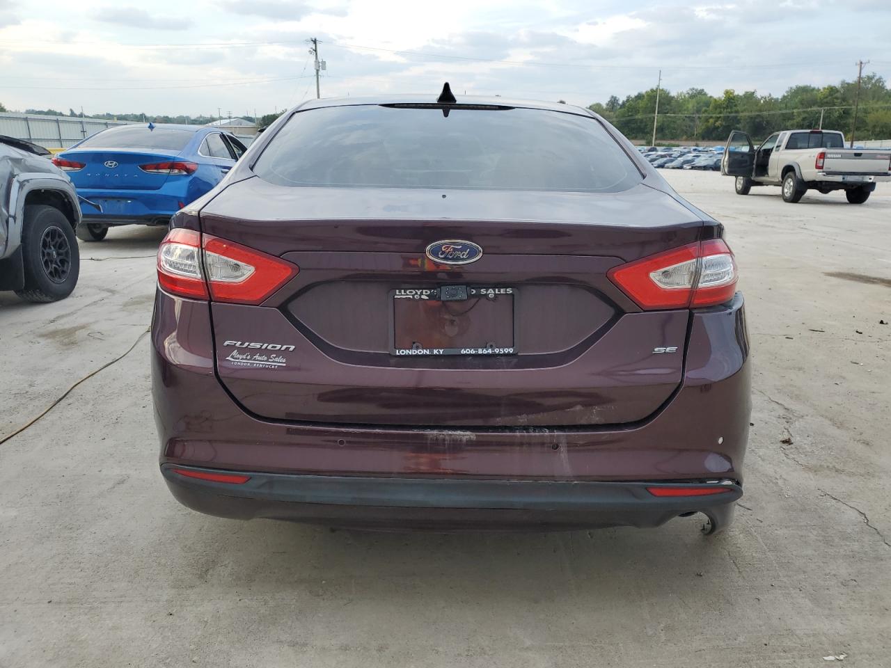 Ford Fusion Se Image 8