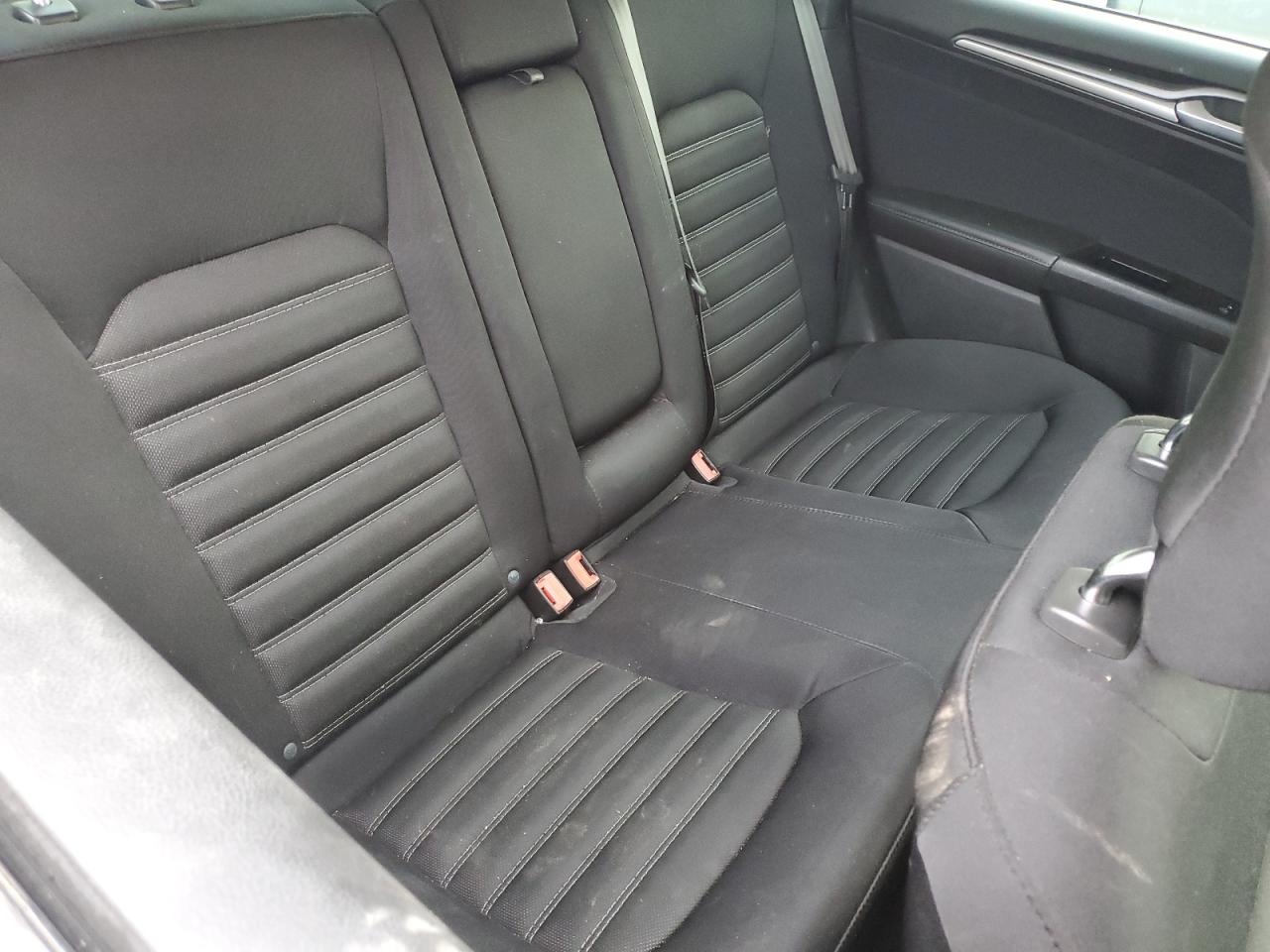 Ford Fusion Se Image 5