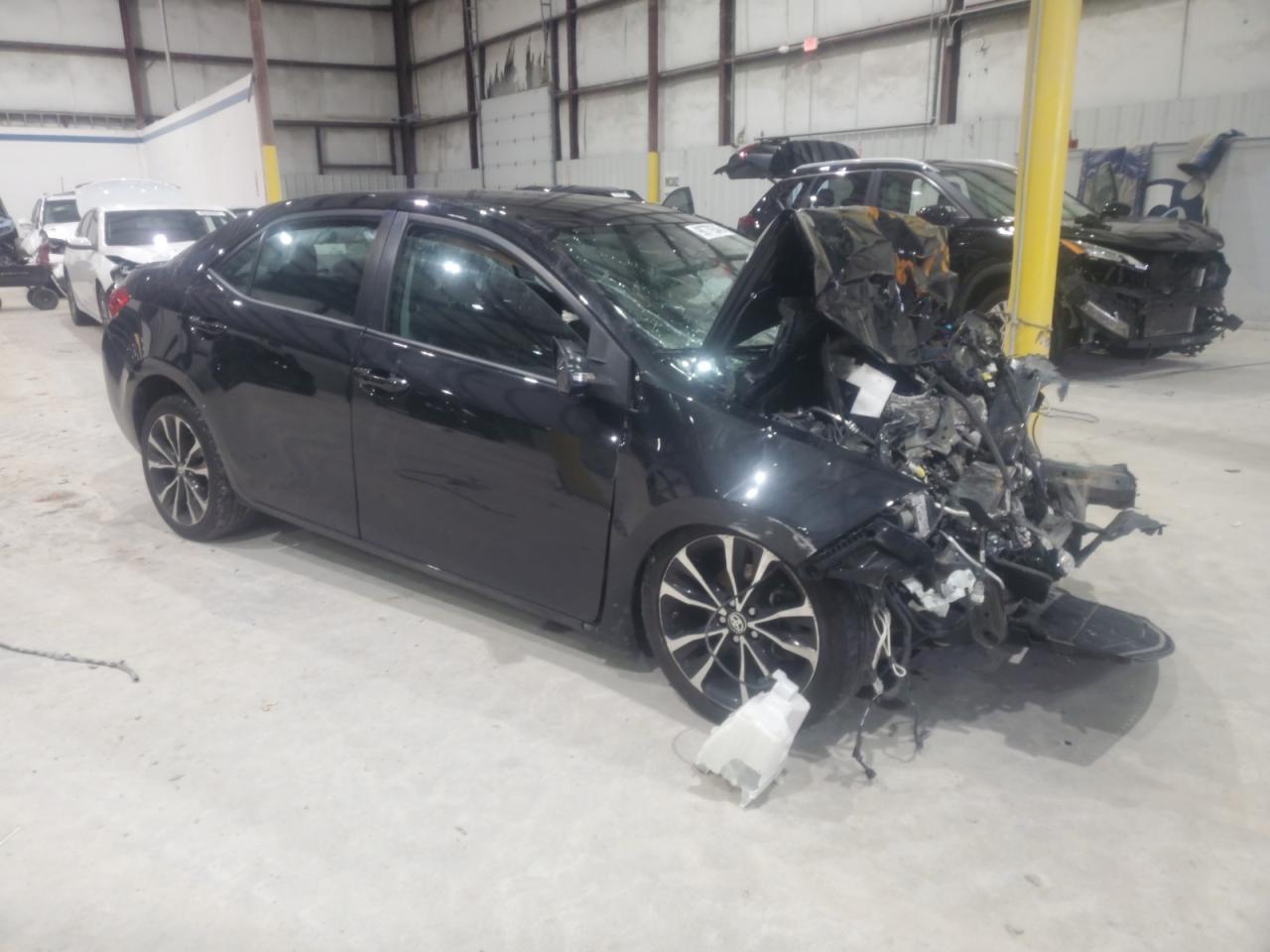 Toyota Corolla L Image 9