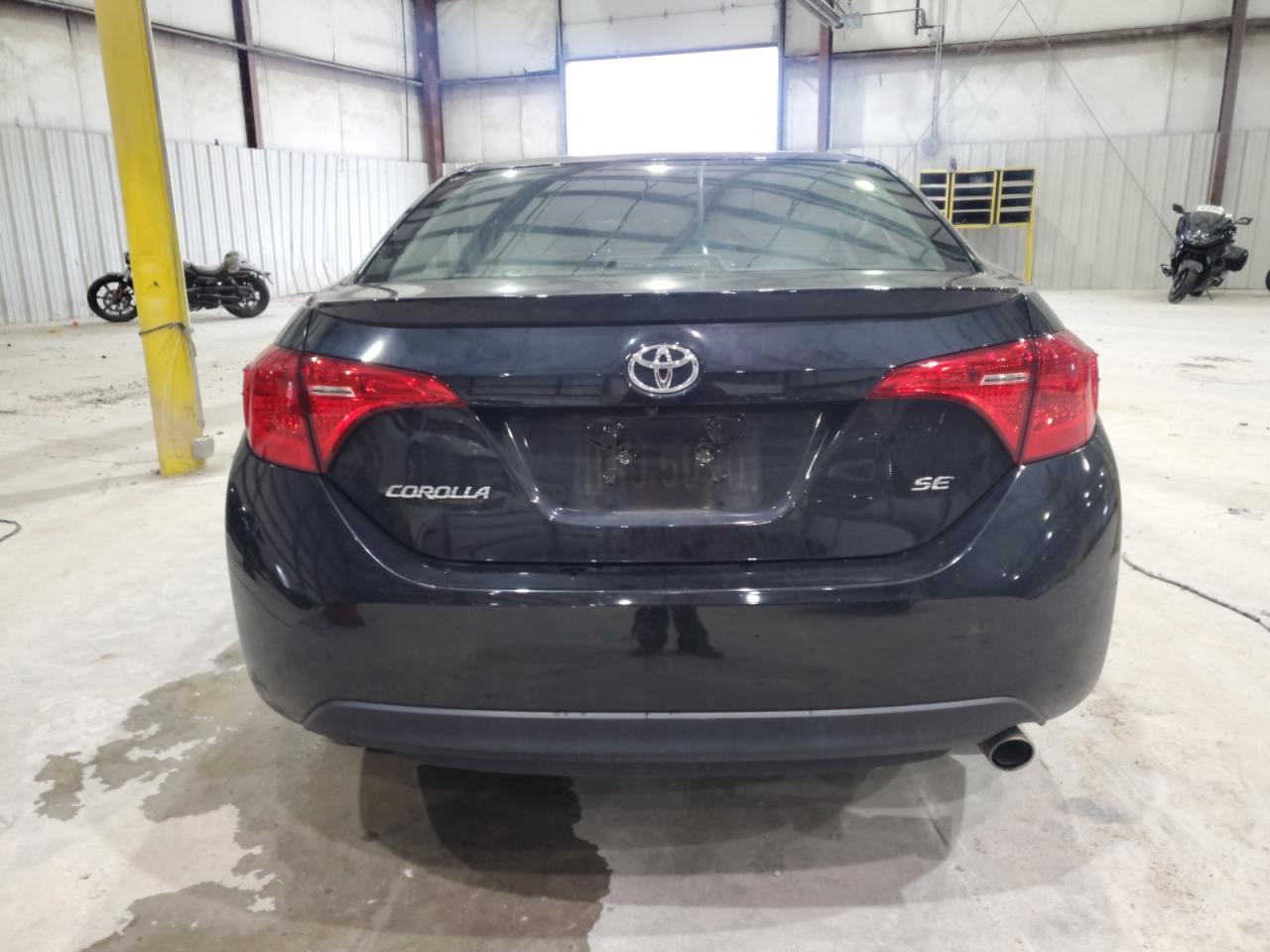 Toyota Corolla L Image 11