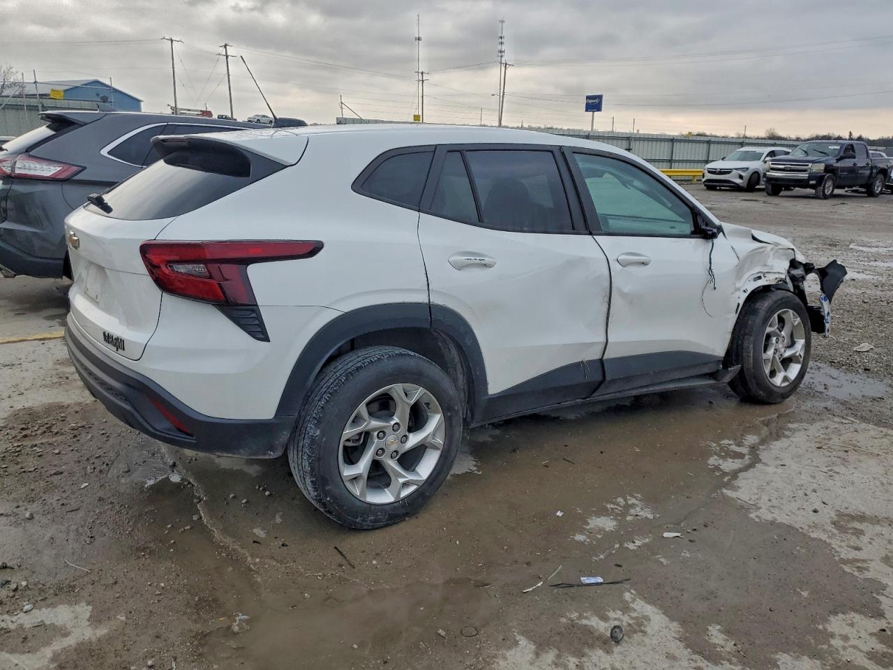 Chevrolet Trax Ls Image 5