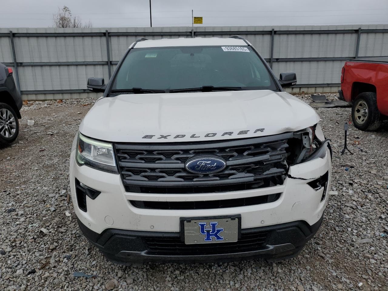 Ford Explorer Xlt Image 2