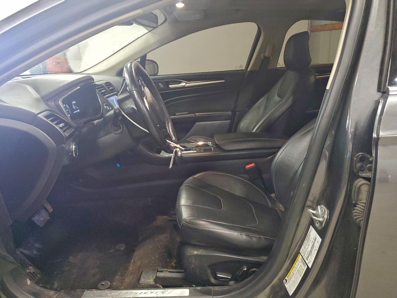 Ford Fusion Titanium Image 9