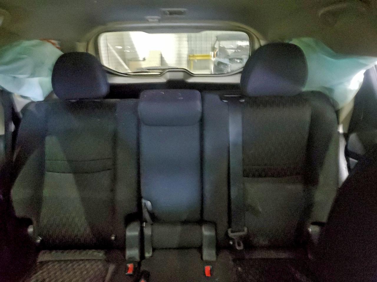 Nissan Rogue S Image 9