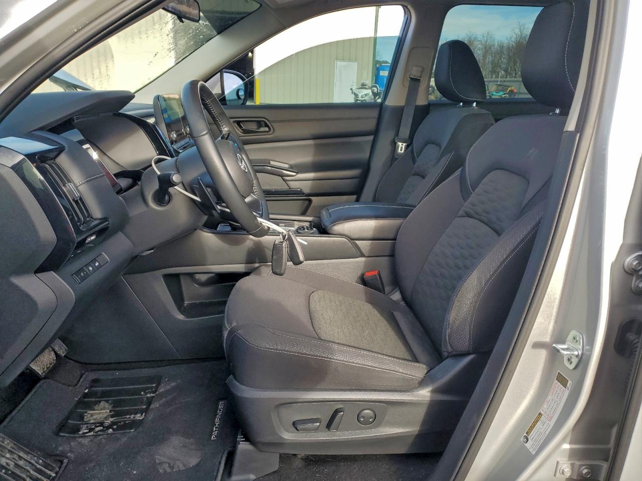 Nissan Pathfinder Sv Image 12