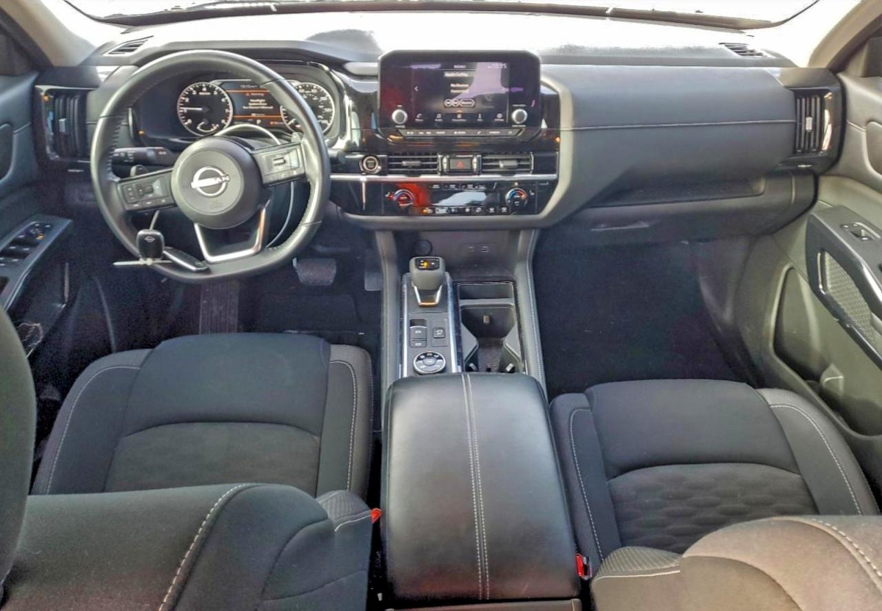 Nissan Pathfinder Sv Image 9