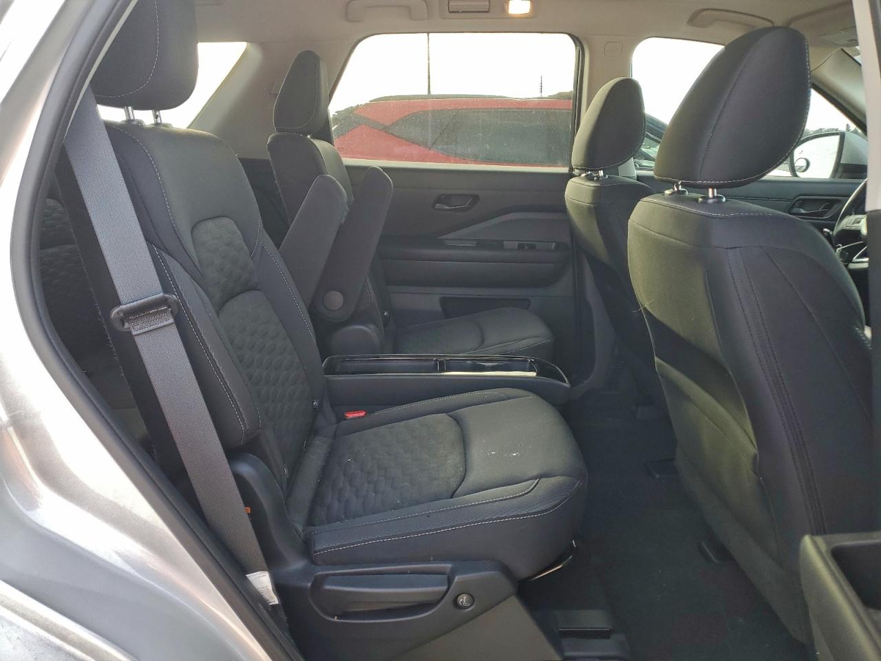 Nissan Pathfinder Sv Image 6