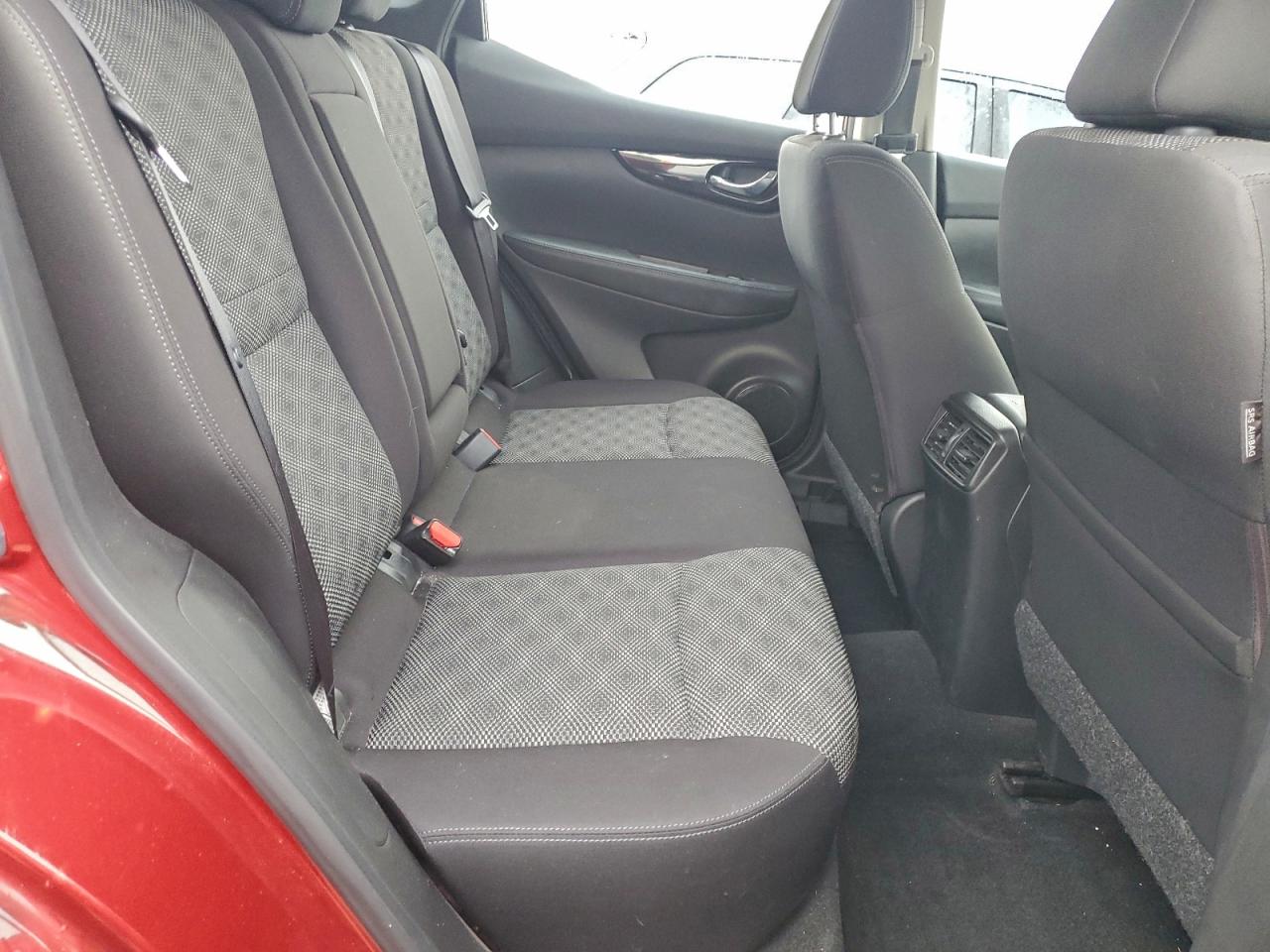 Nissan Rogue S Image 7