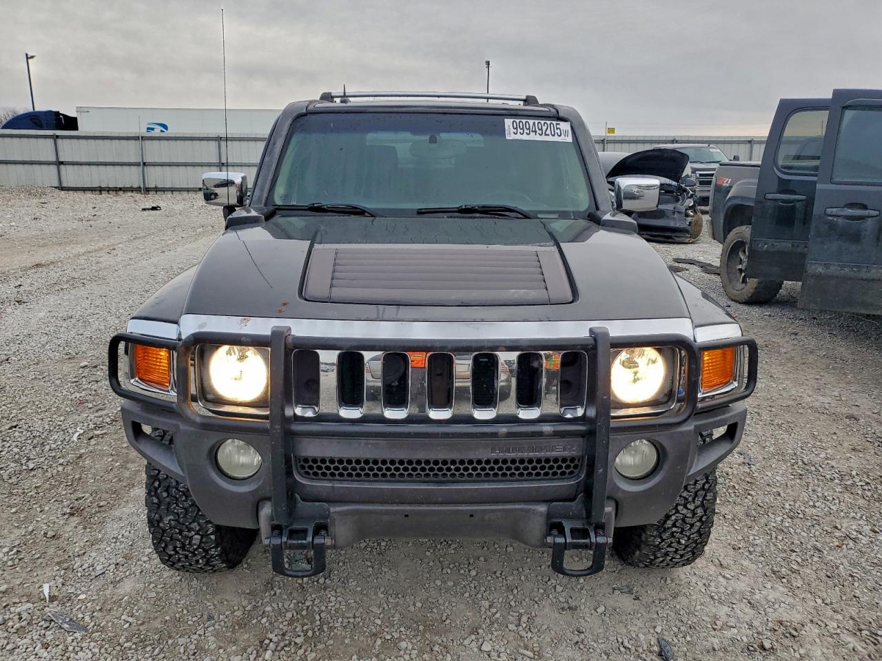HUMMER H3 Image 2