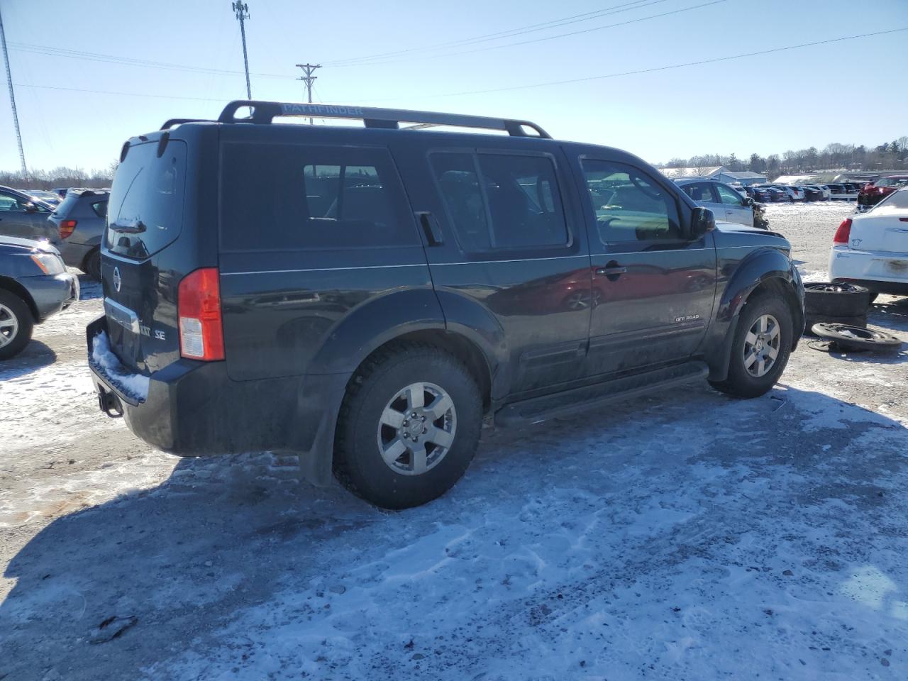 Nissan Pathfinder Le Image 3