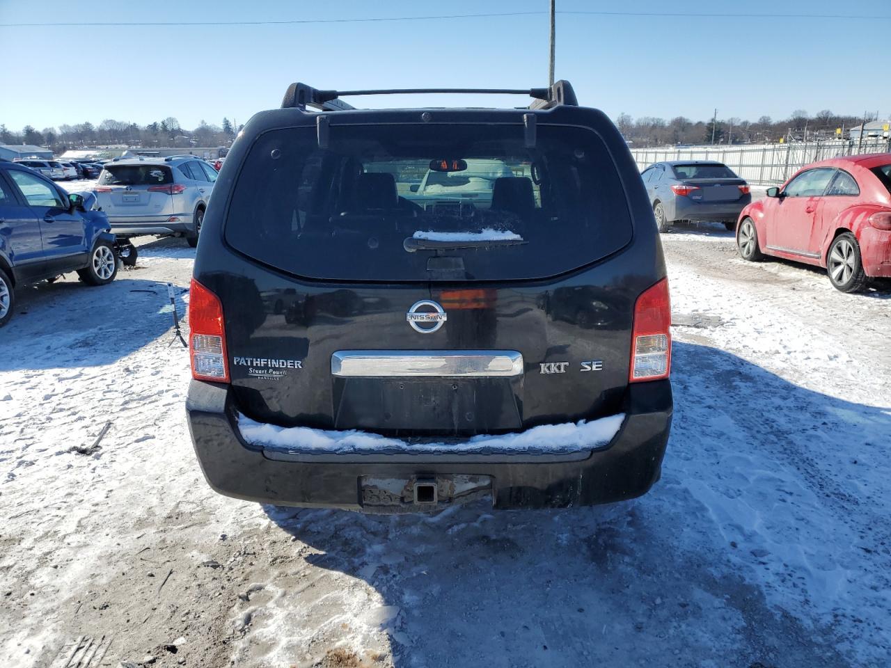 Nissan Pathfinder Le Image 8