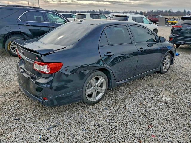 Toyota Corolla Base Image 12