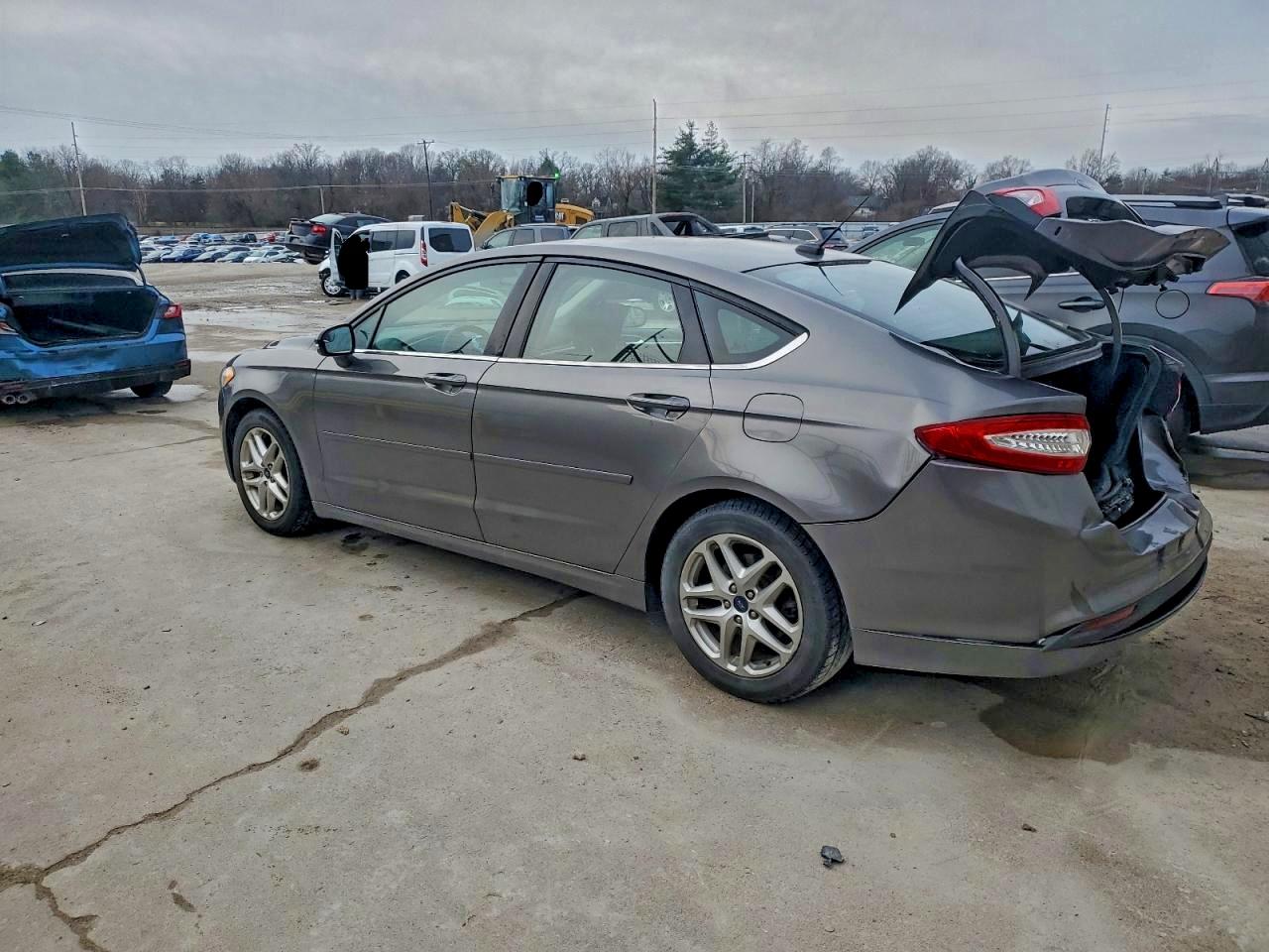 Ford Fusion Se Image 2