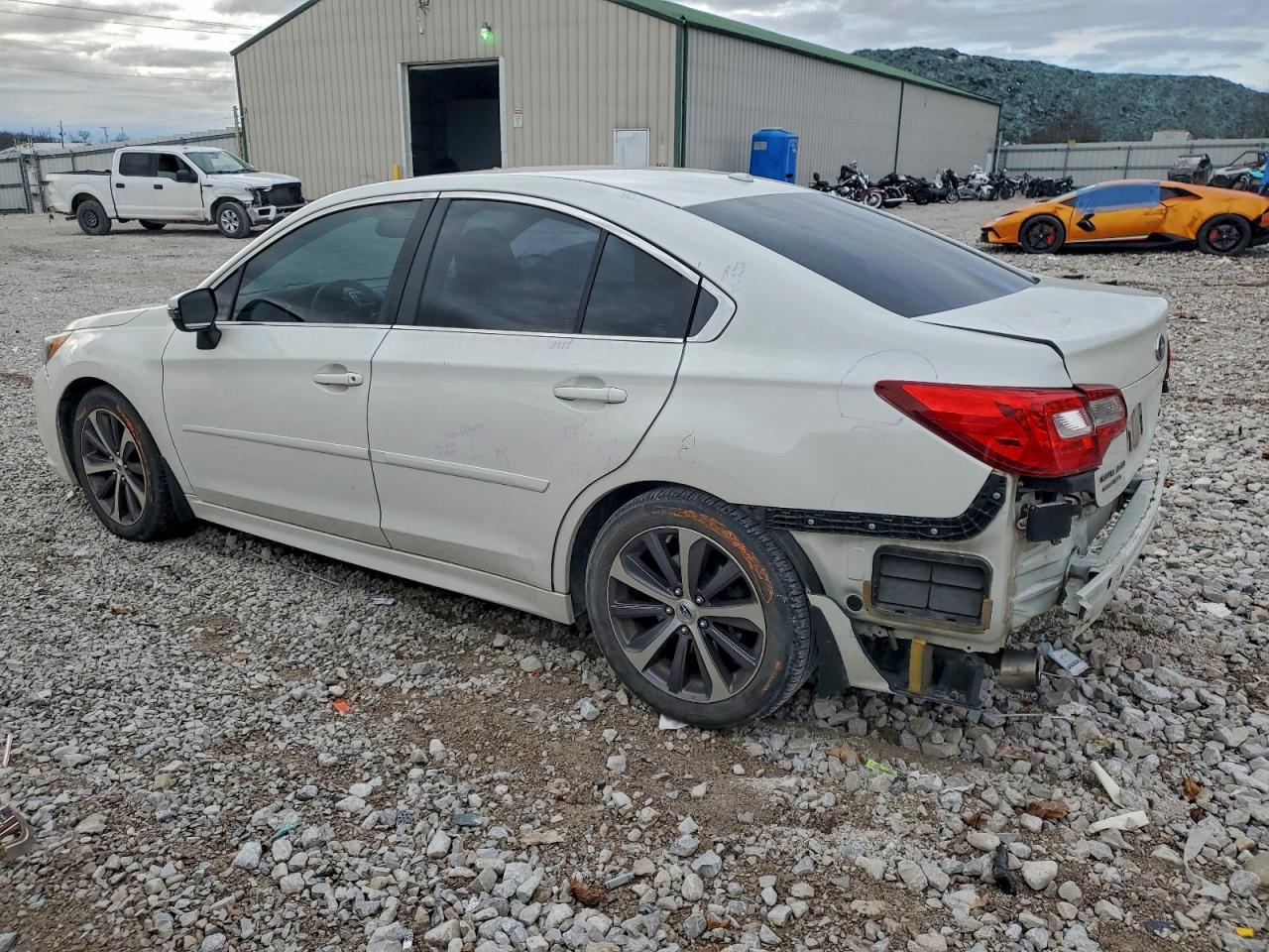 Subaru Legacy 2.5i Limited Image 3