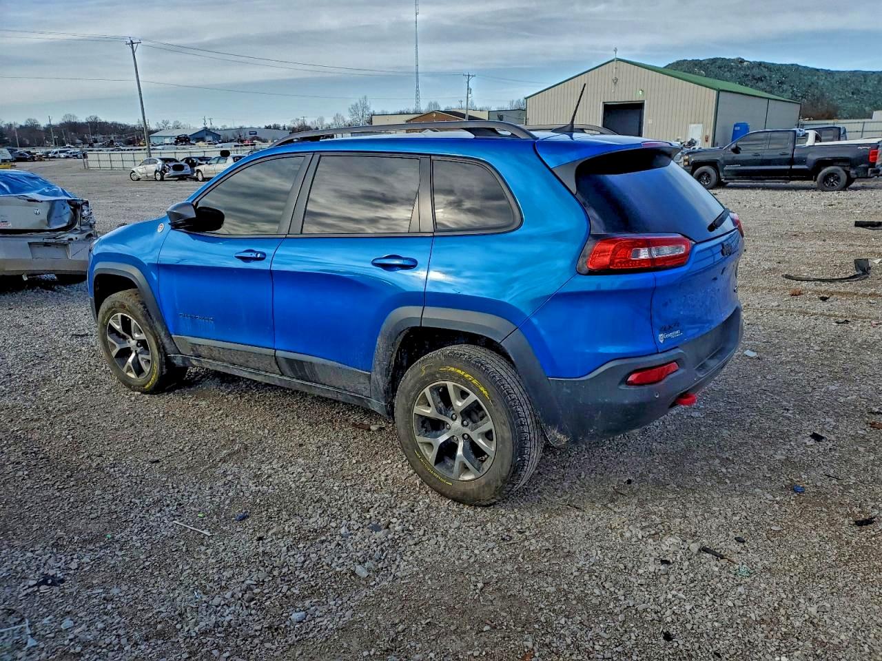 Jeep Cherokee Trailhawk Image 12