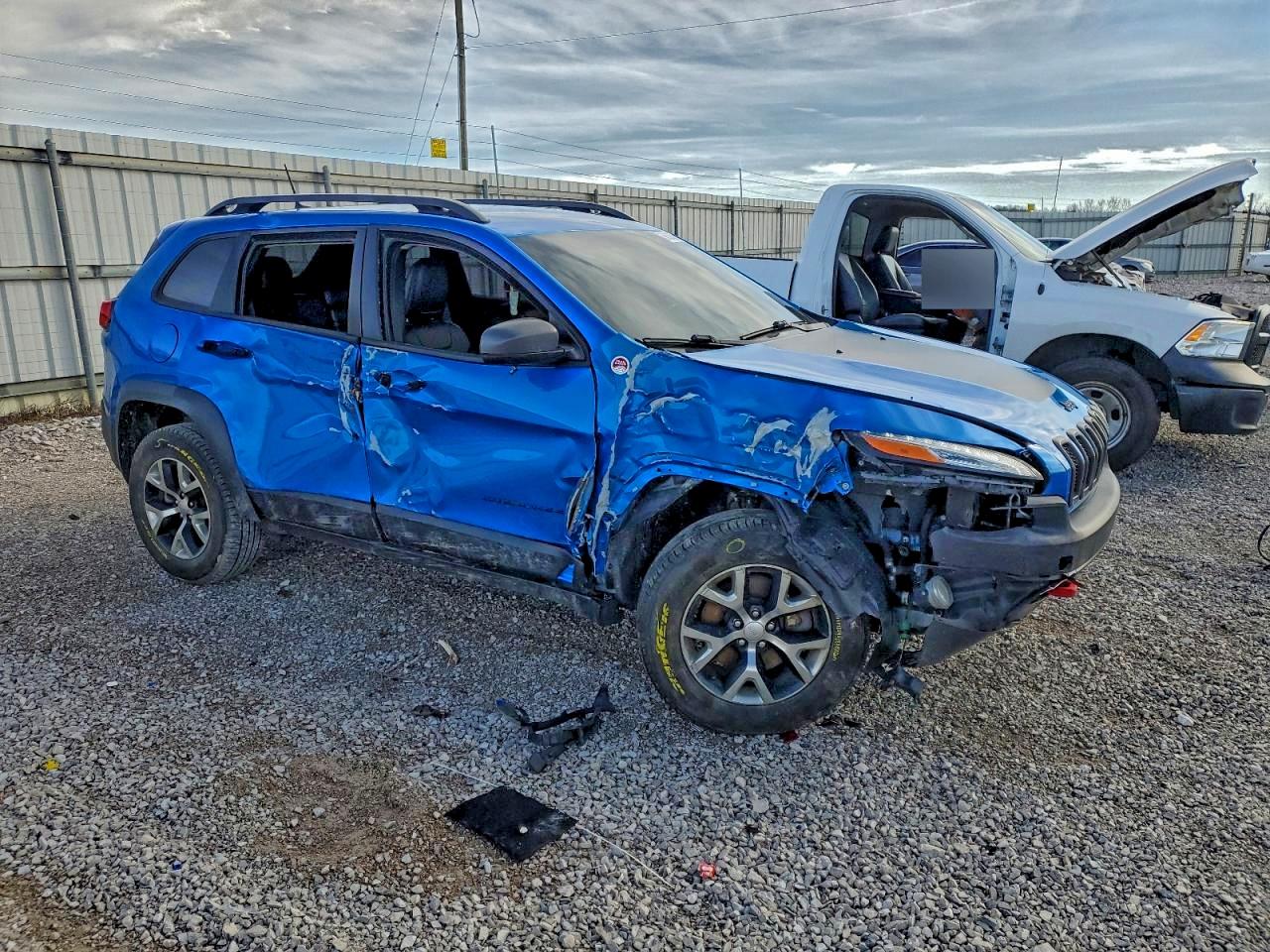 Jeep Cherokee Trailhawk Image 9