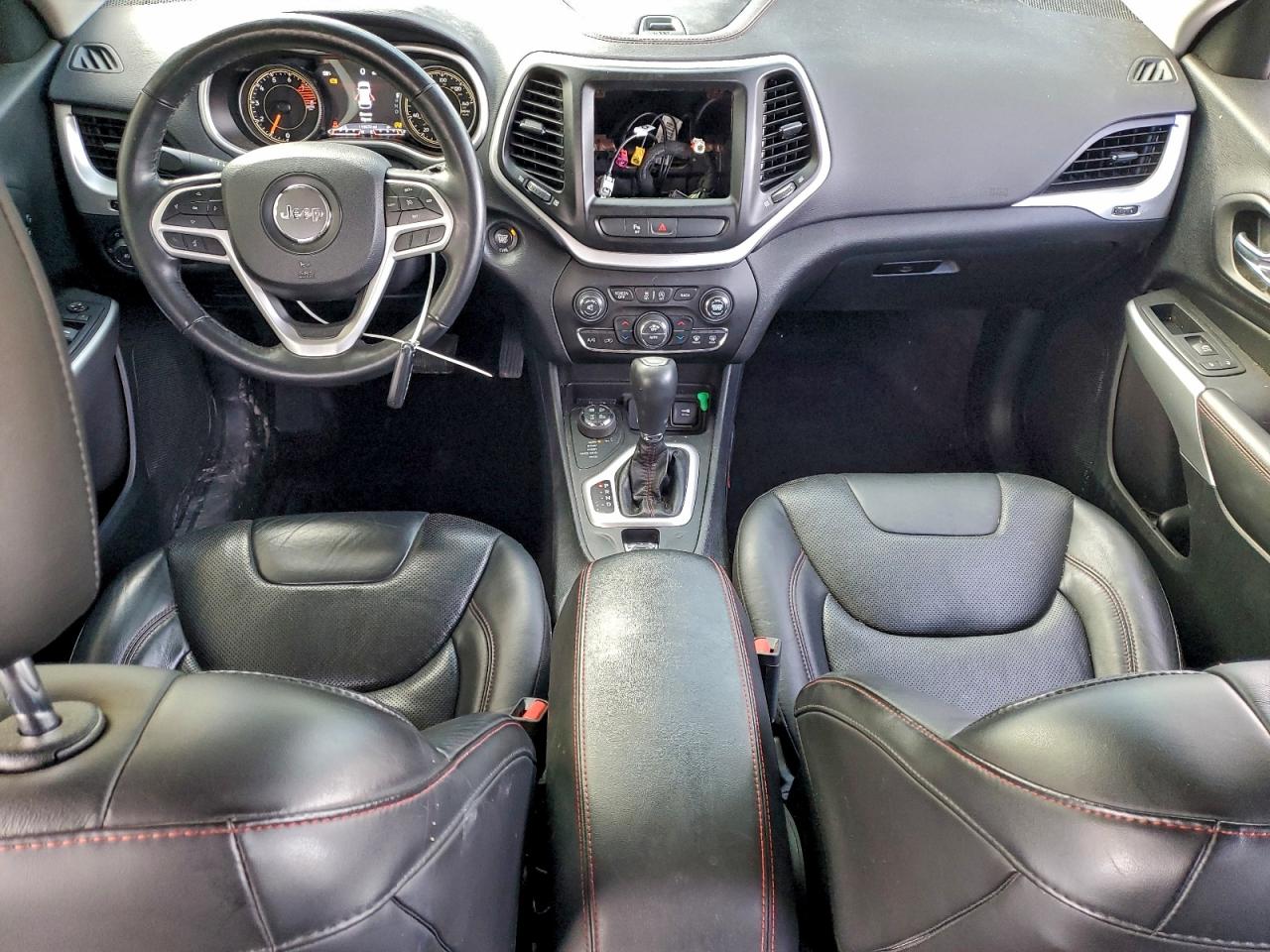 Jeep Cherokee Trailhawk Image 7