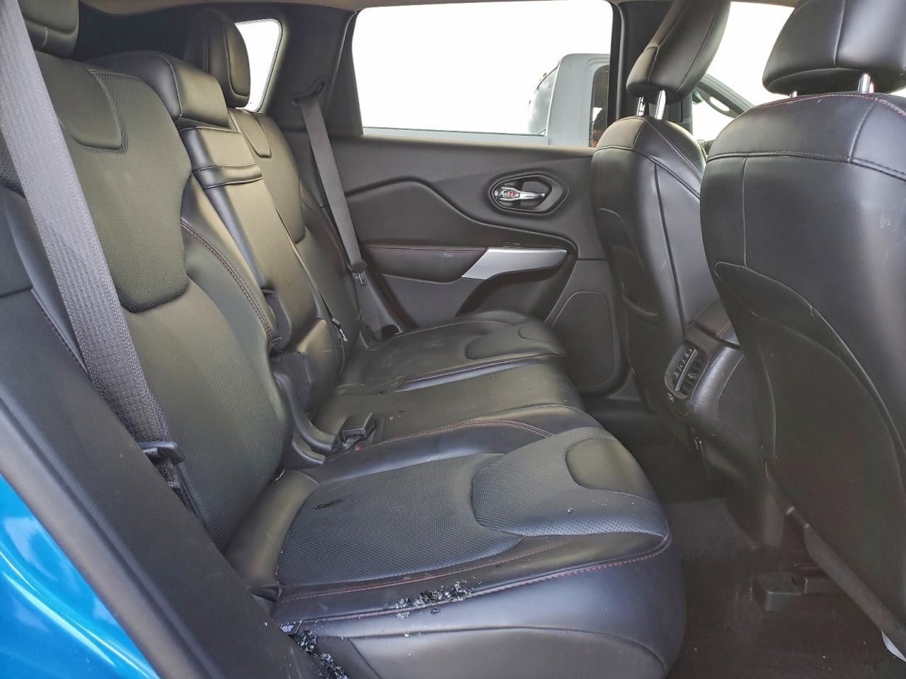 Jeep Cherokee Trailhawk Image 6