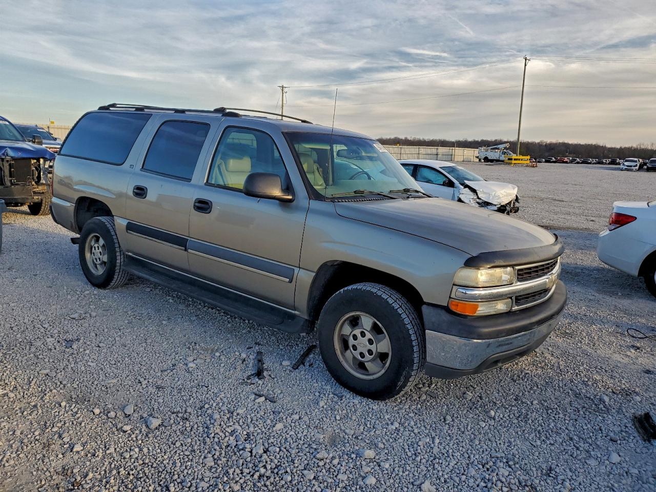 Chevrolet Suburban C1500 Image 4