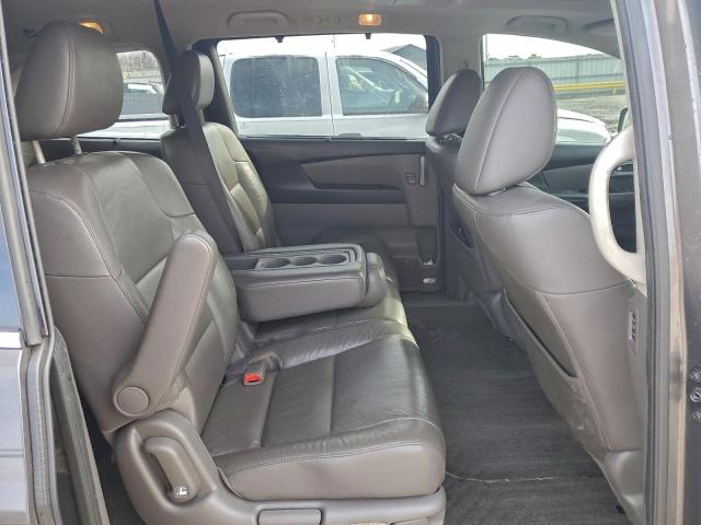 Honda Odyssey Touring Image 3