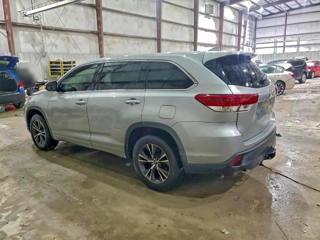 Toyota Highlander Le Image 10