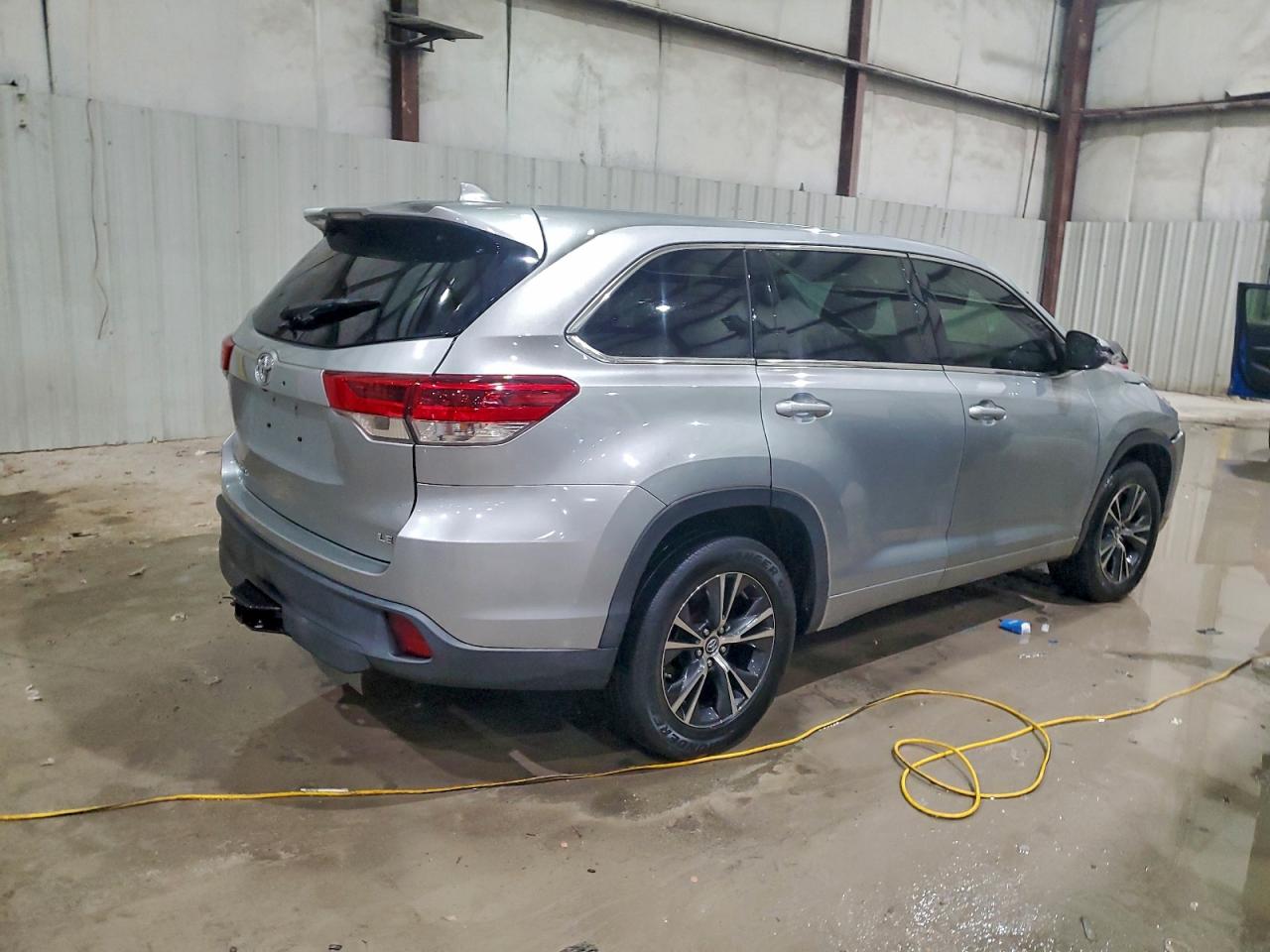 Toyota Highlander Le Image 12