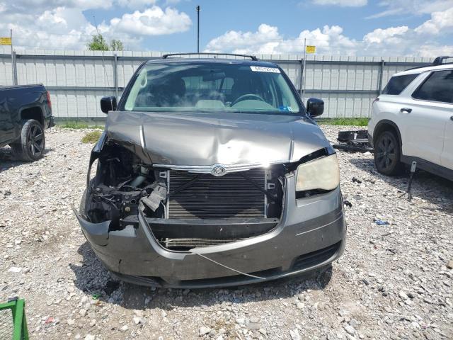 Chrysler Minivan Touring Image 11