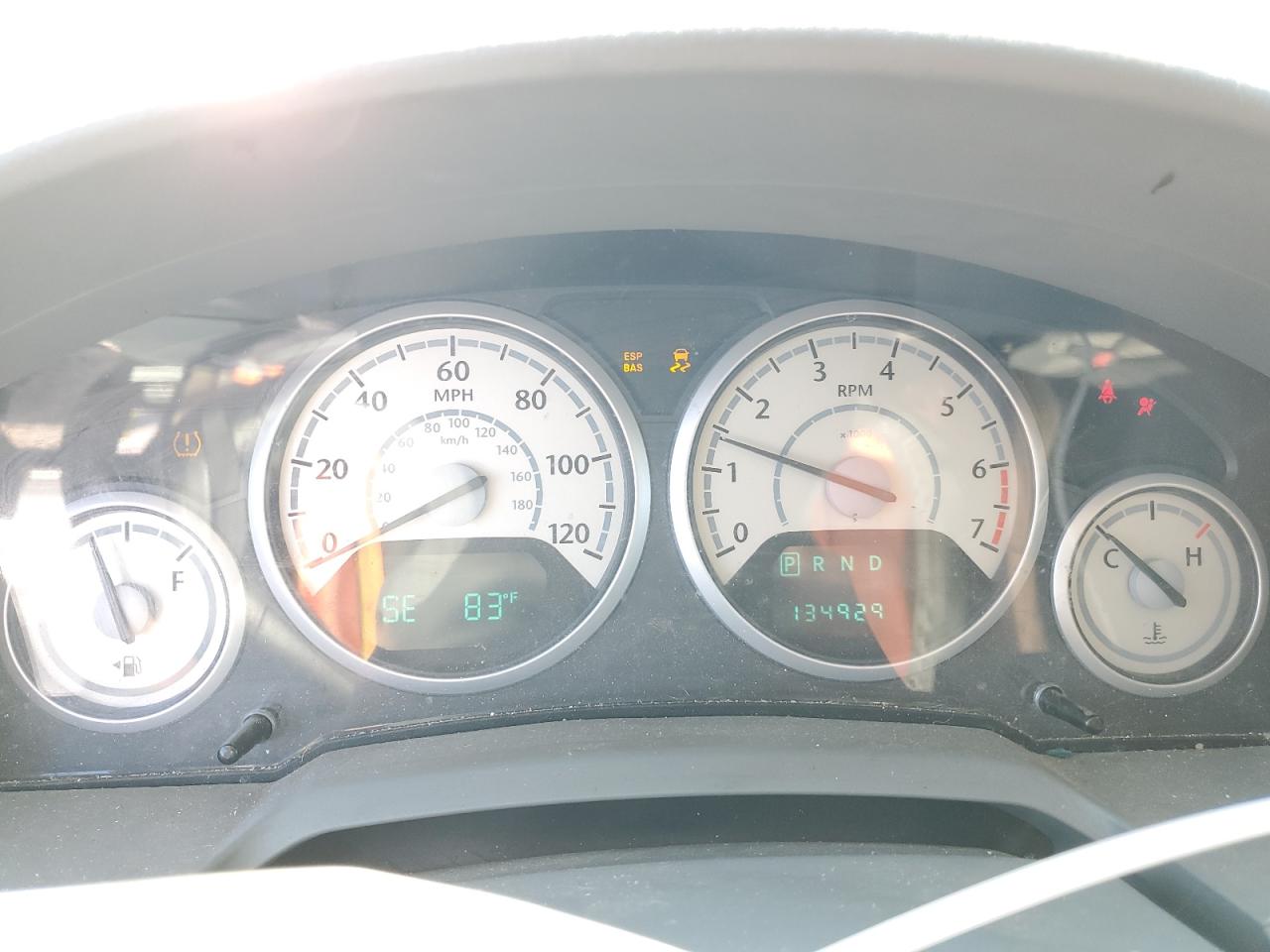 Chrysler Minivan Touring Image 4