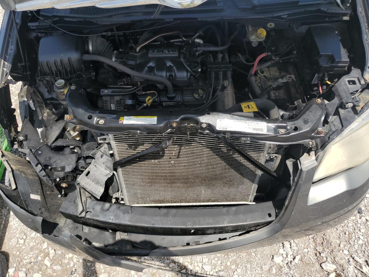 Chrysler Minivan Touring Image 10