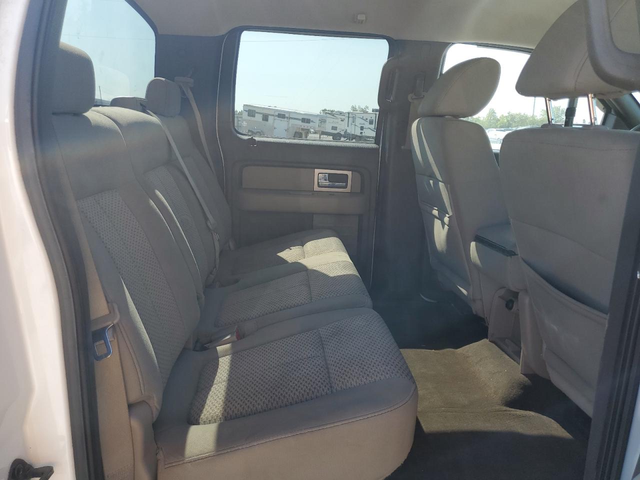 Ford F-150 Supercrew Image 11