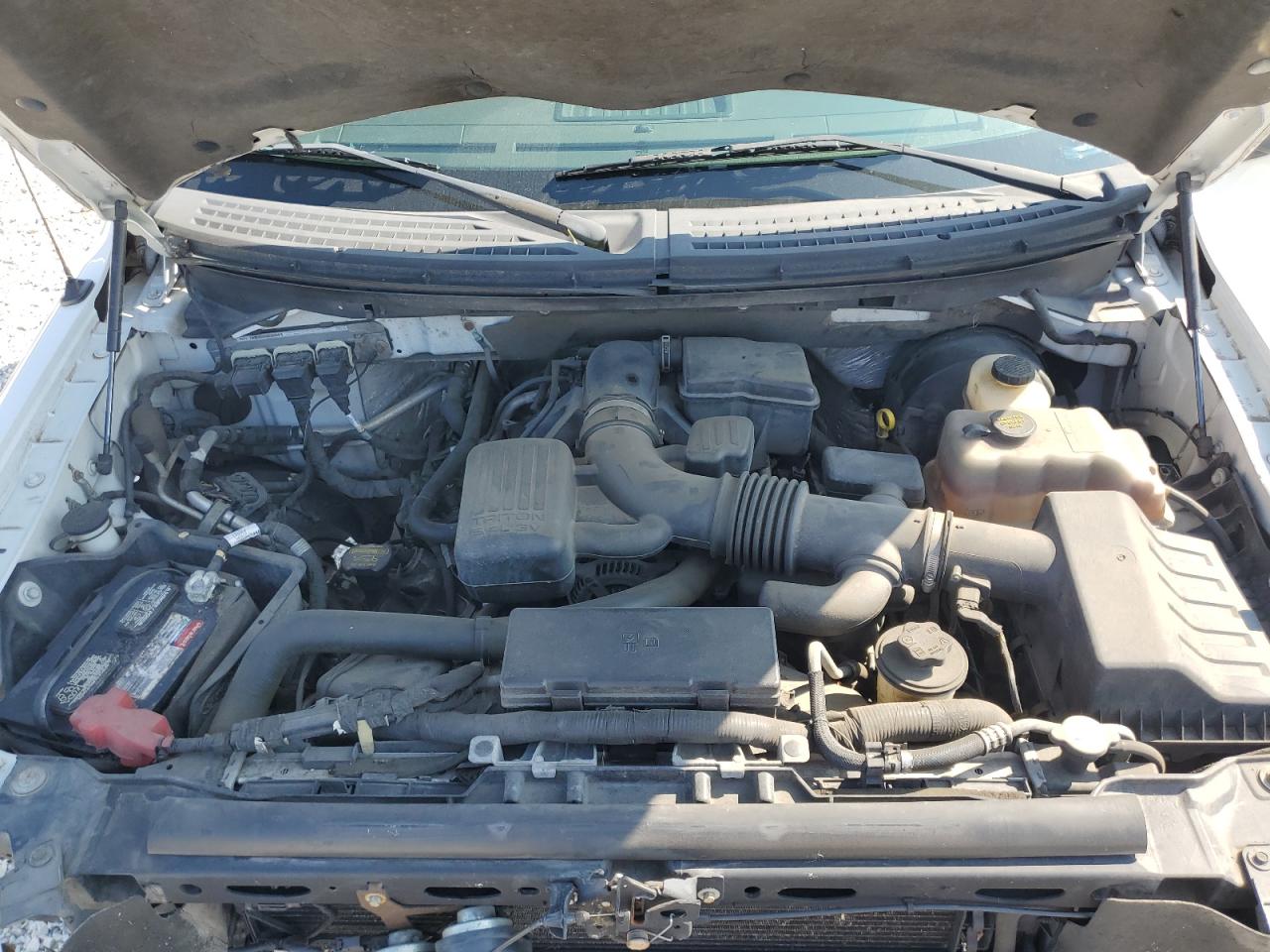 Ford F-150 Supercrew Image 13