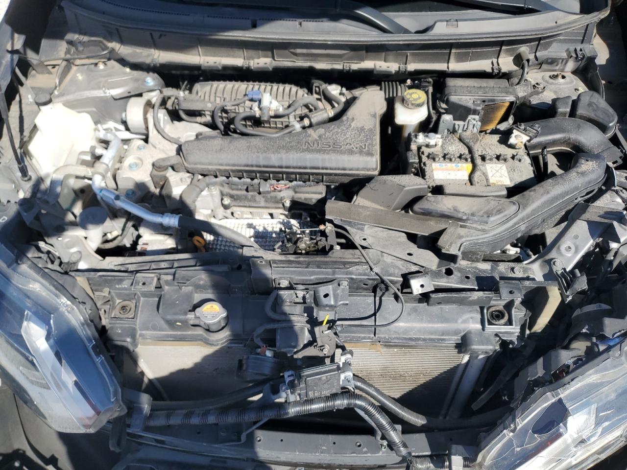 Nissan Rogue S Image 2