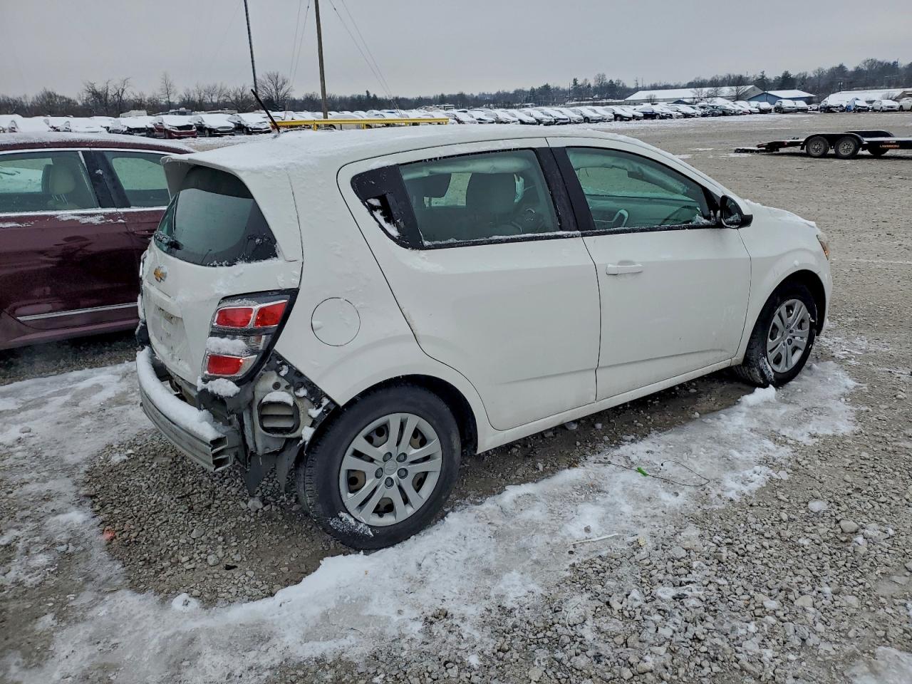 Chevrolet Sonic Image 13