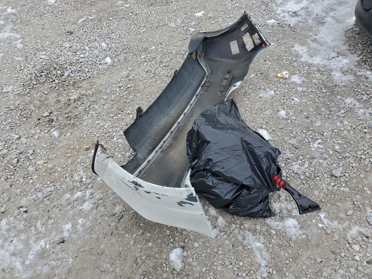 Chevrolet Sonic Image 10