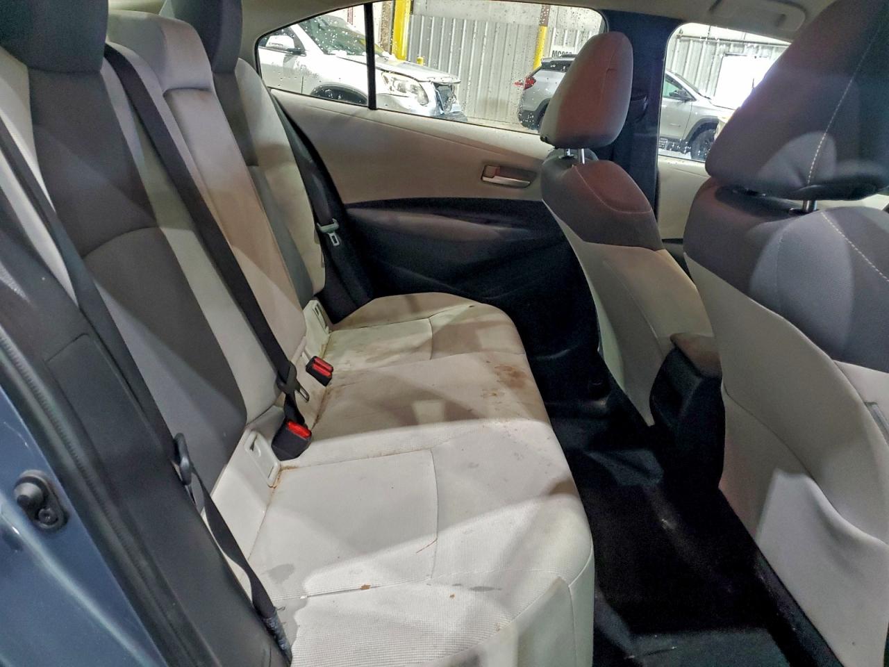 Toyota Corolla Le Image 9